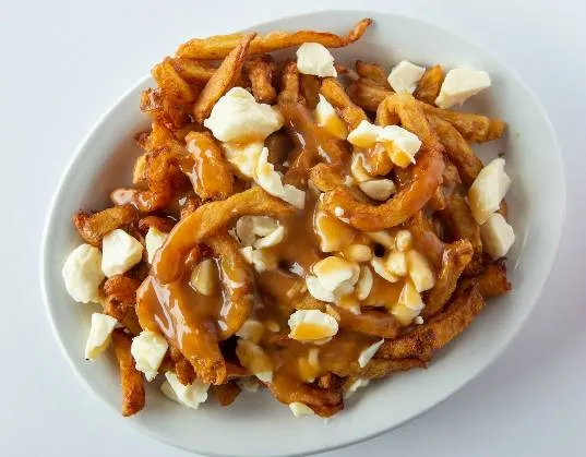 Poutine à moins cher dans un resto